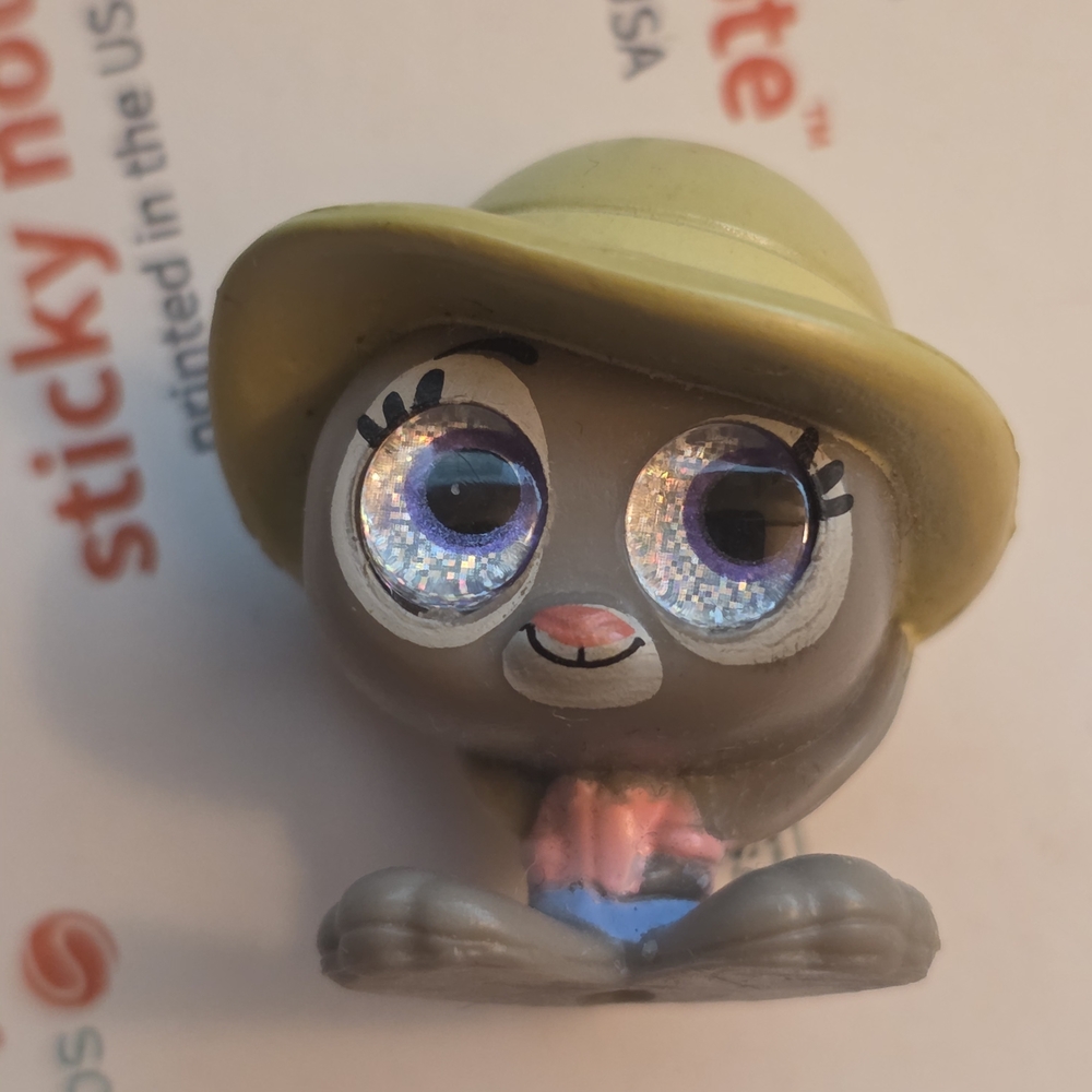 Moose Brand Disney Doorables Zootopia Judy Hopps Small Figure